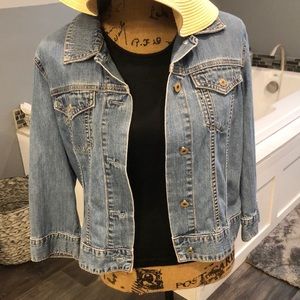 Gap slightly cropped jeans jacket